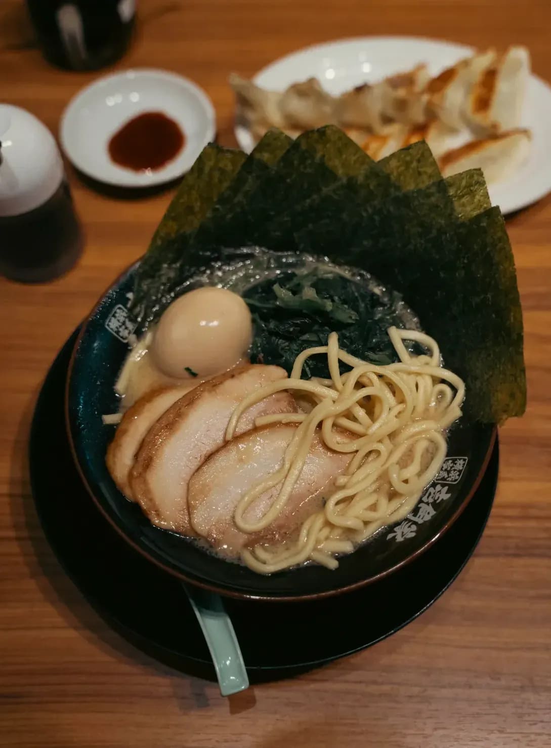 スープと麺の仕込みを整える